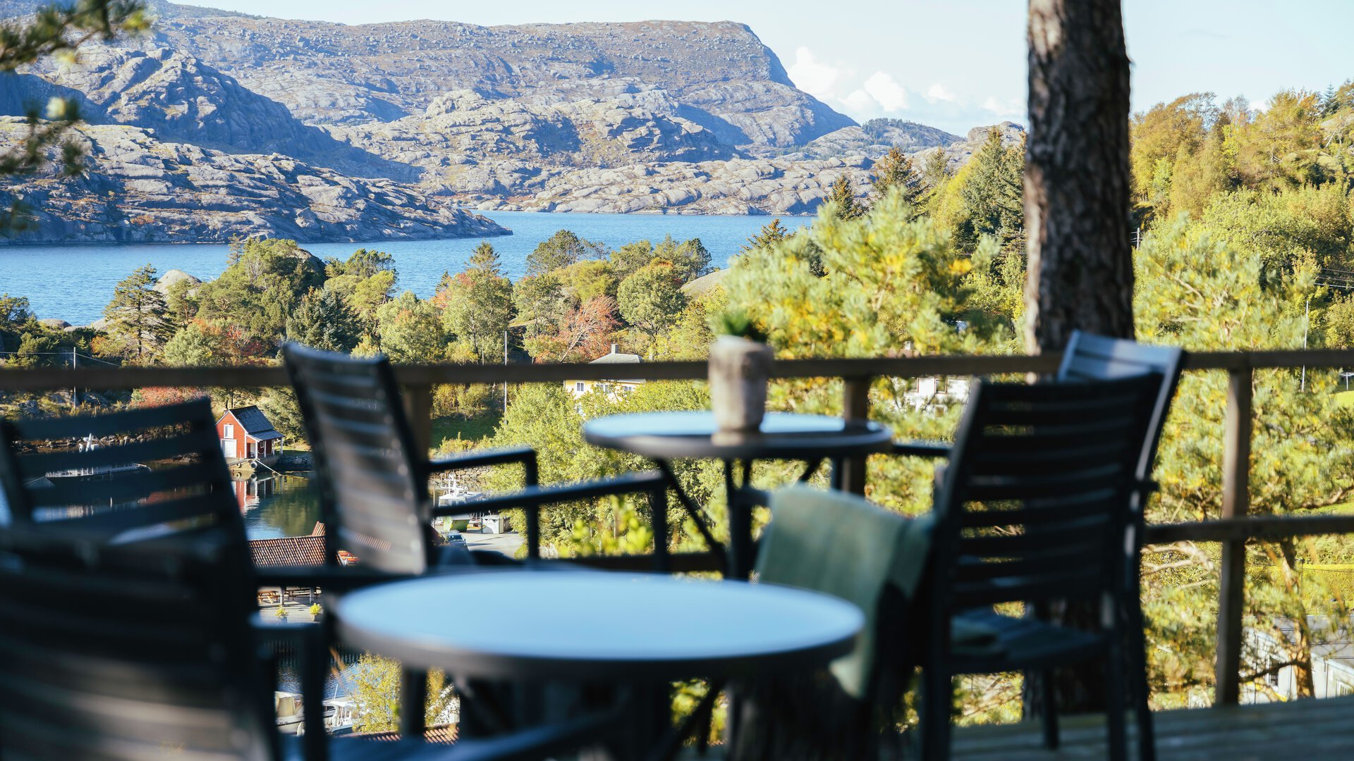 Bilder fra Solund Leilighetshotell og Skafferiet Mat og Drikke som er restauranten. Foto: Visit Fjordkysten og Sunnfjord